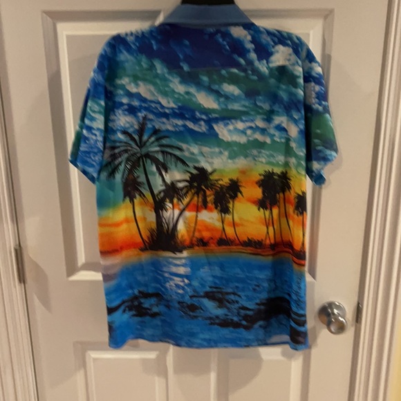Men’s Hawaiian button down collared shirt size large sunset motif - Picture 7 of 10